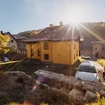 House Vedle Villa Desná